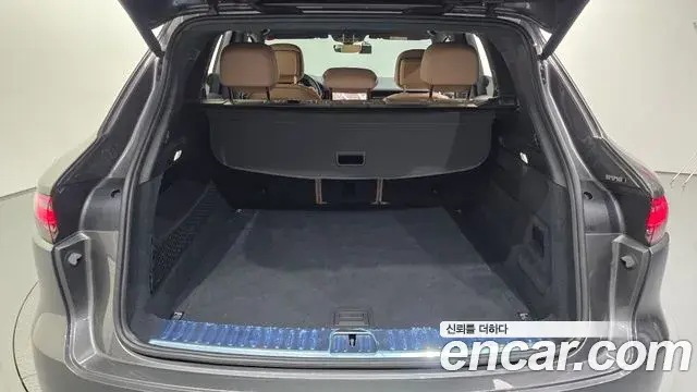 Porsche Cayenne 2021 — ფოტო 18/33