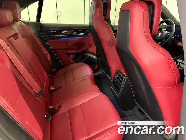 Porsche Macan EV 2025 — Şəkil 8/20