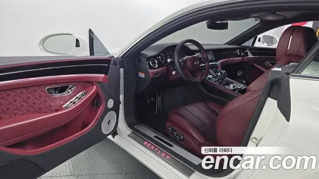 Bentley Continental GT 2020 — Фото 10/20