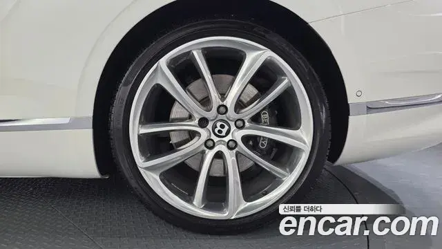 Bentley Continental GT 2020 — Şəkil 25/33