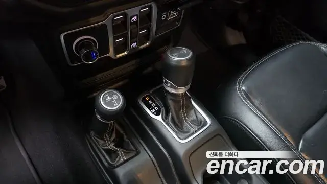 Jeep Wrangler 2019 — Фото 9/20