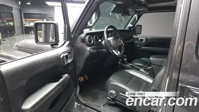 Jeep Wrangler 2019 — Фото 10/20