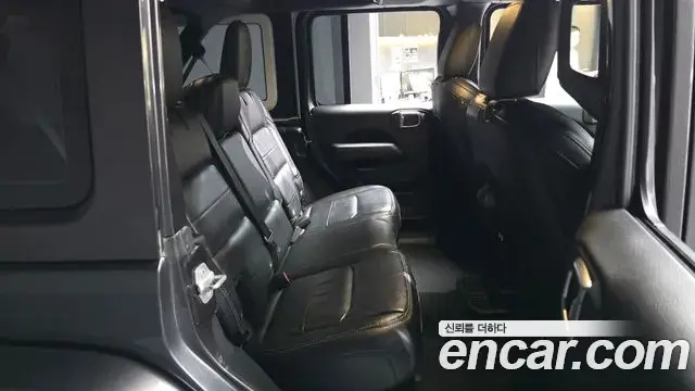 Jeep Wrangler 2019 — Фото 12/20