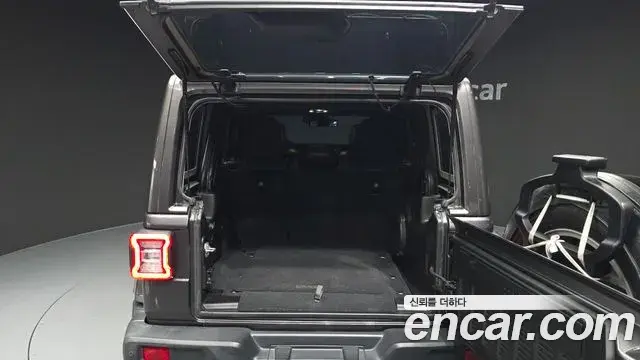 Jeep Wrangler 2019 — Фото 20/20