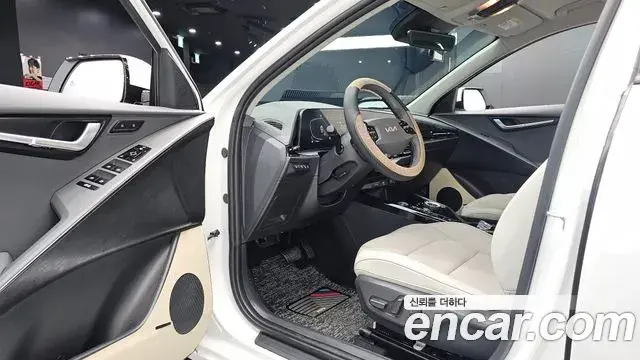 Kia Niro 2025 — Фото 8/20