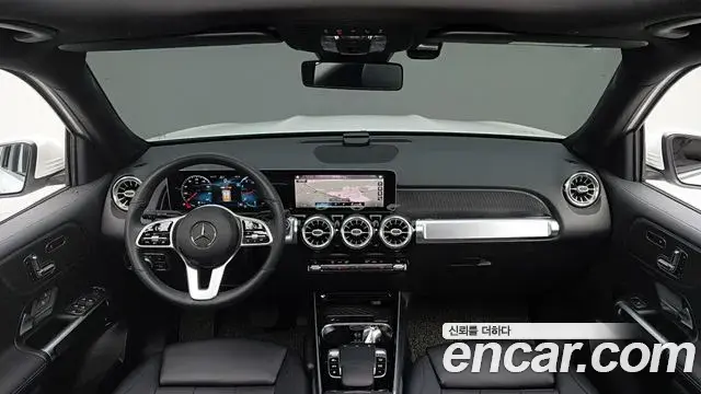 Mercedes-Benz GLB-Class 2020 — Фото 8/20