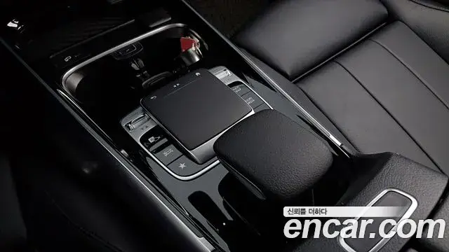Mercedes-Benz GLB-Class 2020 — Фото 16/20
