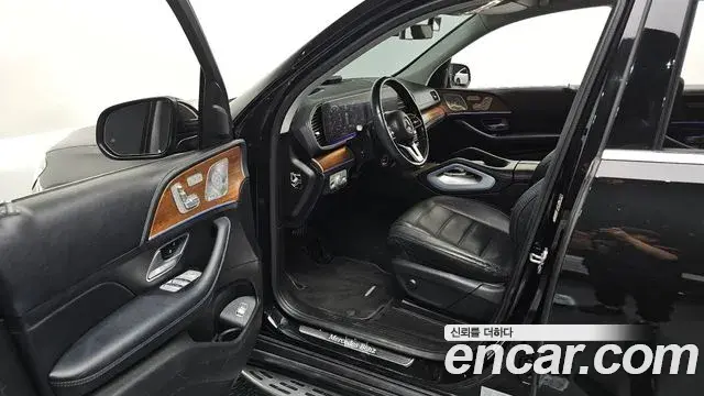 Mercedes-Benz GLE-Class 2019 — Фото 10/20