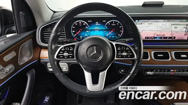Mercedes-Benz GLE-Class 2019 — Фото 12/20
