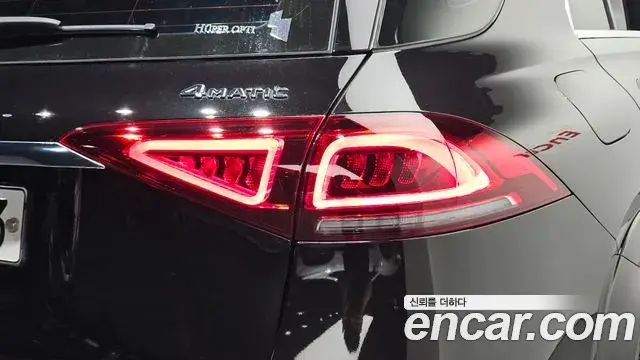 Mercedes-Benz GLE-Class 2019 — Photo 22/34
