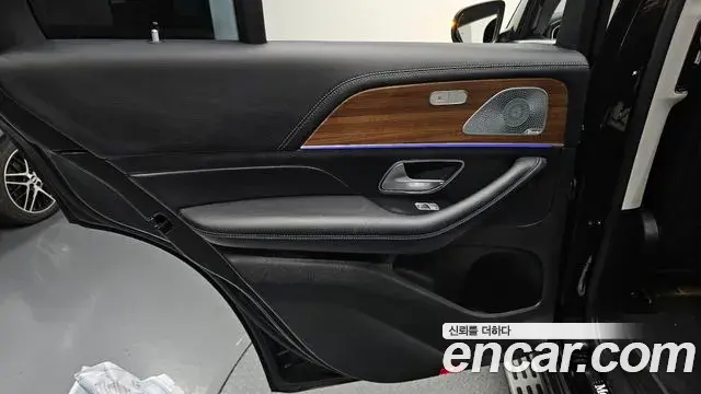 Mercedes-Benz GLE-Class 2019 — Photo 17/34