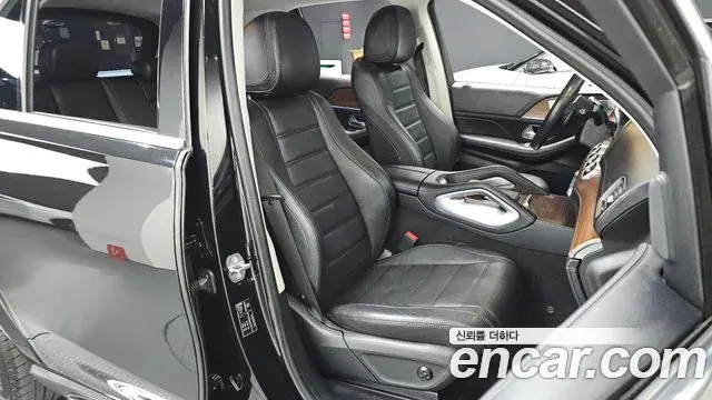 Mercedes-Benz GLE-Class 2019 — Photo 25/34