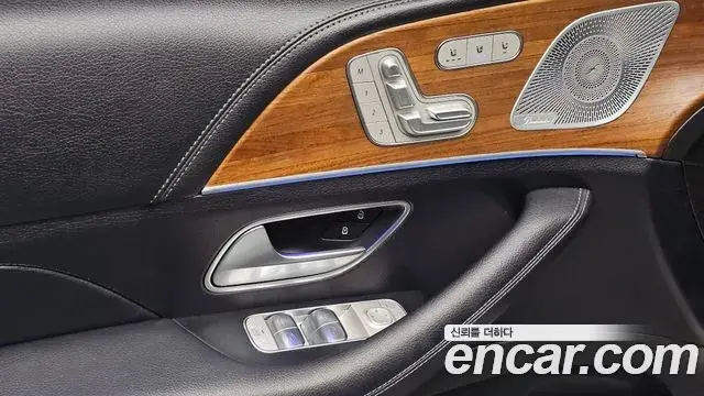 Mercedes-Benz GLE-Class 2019 — Photo 34/34