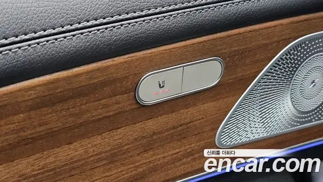 Mercedes-Benz GLE-Class 2019 — Photo 13/34