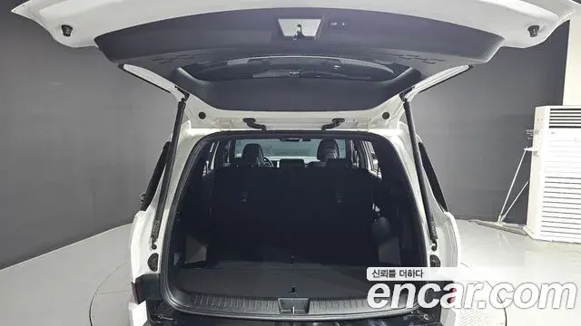 Hyundai Santa Fe 2024 — Photo 28/37