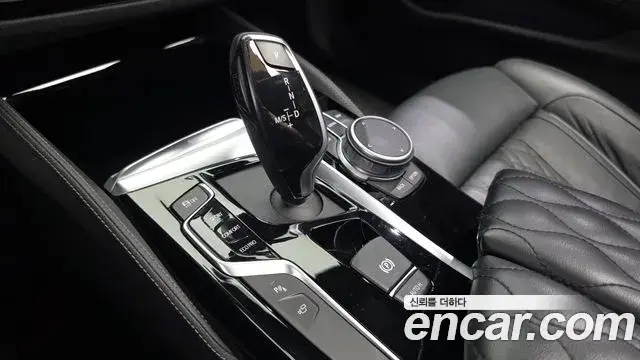 BMW 5 Series 2020 — Фото 9/20