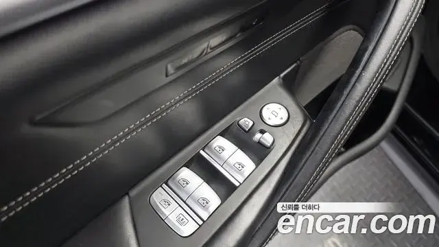 BMW 5 Series 2020 — Photo 2/36