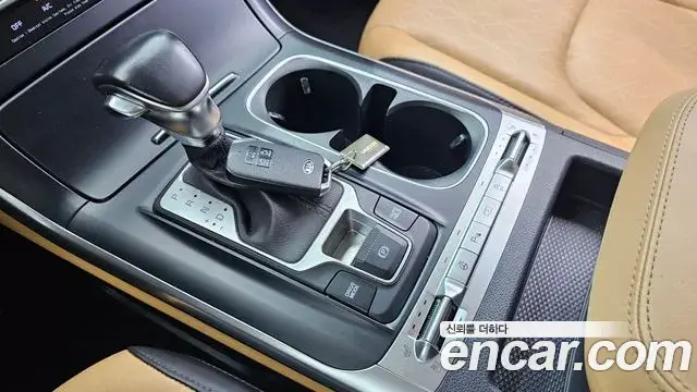 Kia Carnival 2021 — Фото 9/20