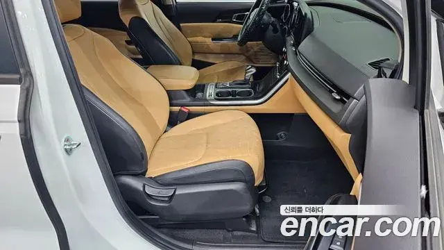 Kia Carnival 2021 — Фото 12/20