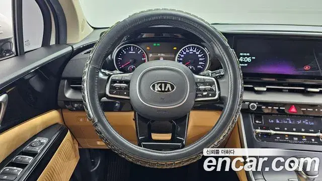 Kia Carnival 2021 — Фото 14/20