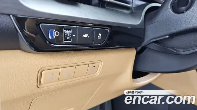 Kia Carnival 2021 — Фото 18/20