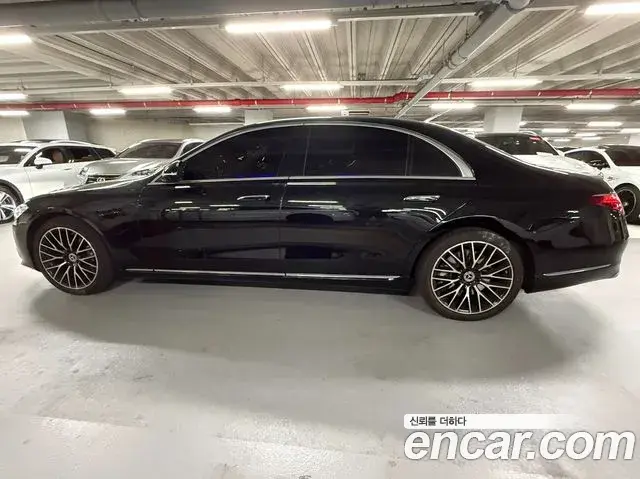 Mercedes-Benz S-Class 2024 — Photo 19/20