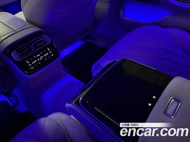Mercedes-Benz S-Class 2024 — Photo 18/20