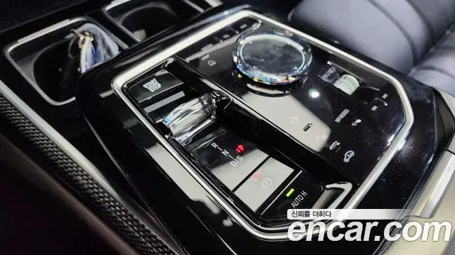 BMW 7 Series 2025 — Фото 9/20
