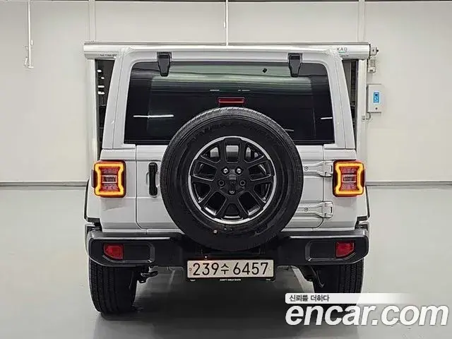 Jeep Wrangler 2021 — Фото 2/19