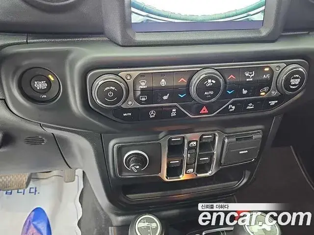 Jeep Wrangler 2021 — Фото 9/19