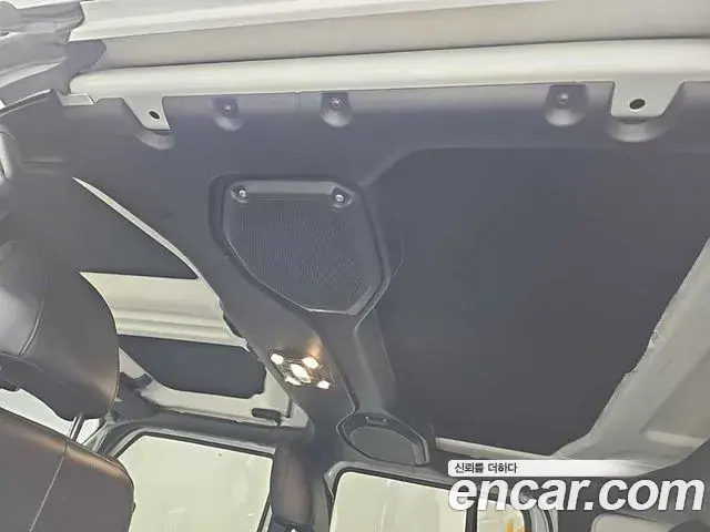 Jeep Wrangler 2021 — Фото 13/19