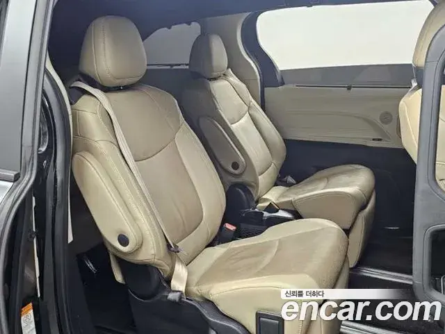 Toyota Sienna 2021 — Şəkil 8/20