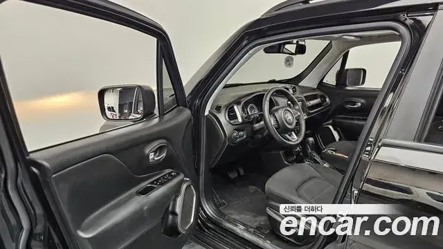 Jeep Renegade 2022 — Şəkil 19/33