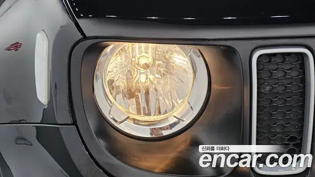 Jeep Renegade 2022 — Şəkil 32/33