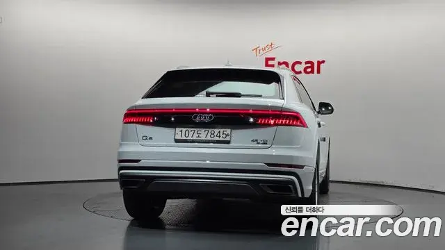 Audi Q8 2020 — ფოტო 7/36