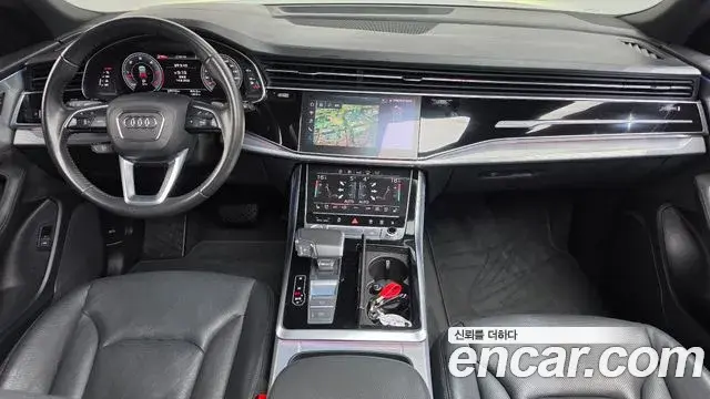 Audi Q8 2020 — ფოტო 25/36