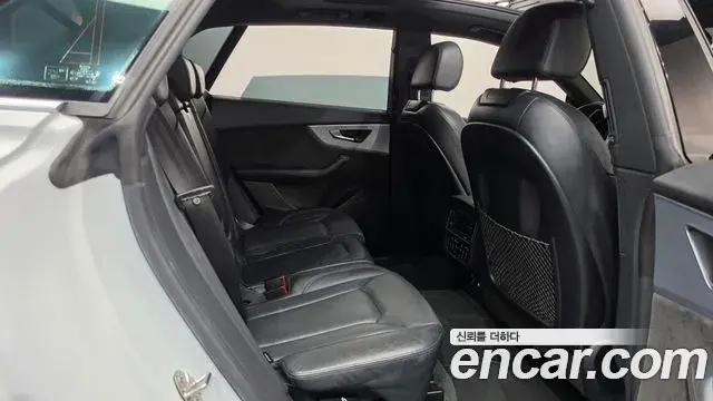 Audi Q8 2020 — ფოტო 20/36