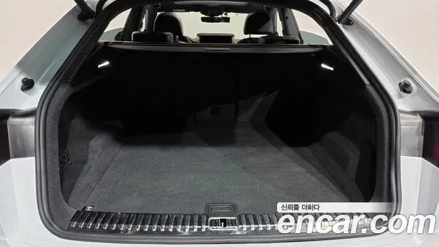 Audi Q8 2020 — ფოტო 1/36