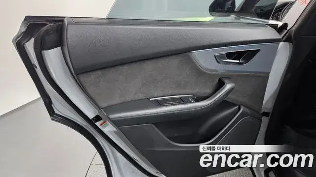 Audi Q8 2020 — ფოტო 2/36