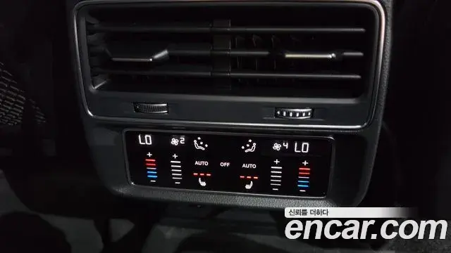 Audi Q8 2020 — ფოტო 18/36