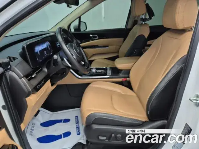 Kia Carnival 2022 — Фото 11/19