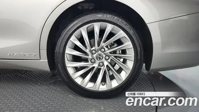 Lexus ES300h 2022 — Şəkil 10/34
