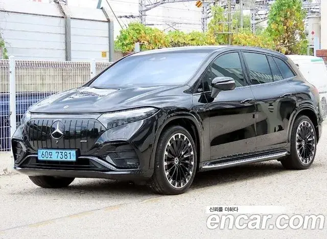 Mercedes-Benz EQS SUV 2023 — Photo 7/20