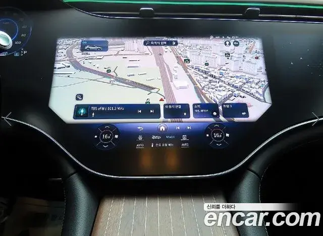 Mercedes-Benz EQS SUV 2023 — Photo 16/20