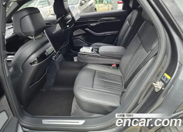 Audi A8 2021 — Şəkil 9/20
