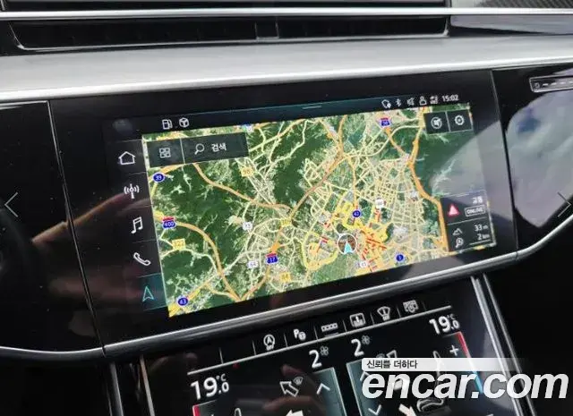 Audi A8 2021 — Şəkil 16/20