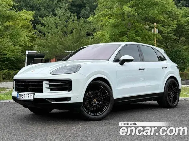 Porsche Cayenne 2024 — Фото 1/20