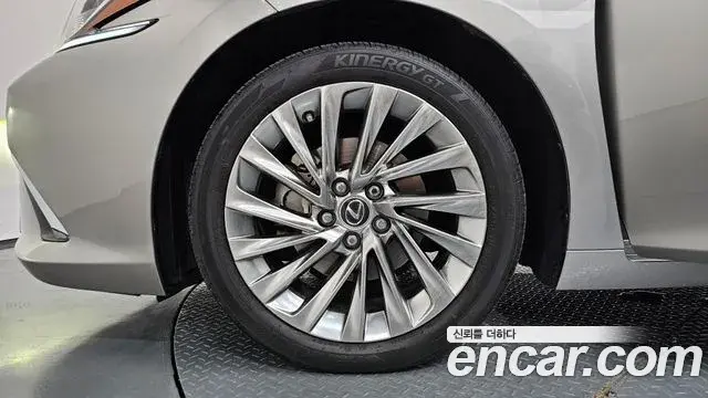 Lexus ES300h 2022 — Şəkil 1/20