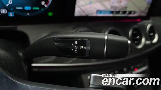 Mercedes-Benz E-Class 2022 — ფოტო 6/20