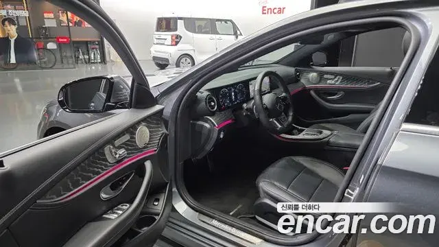 Mercedes-Benz E-Class 2022 — ფოტო 4/20